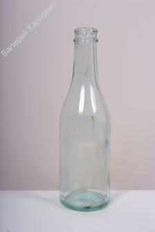 Бутылка. Бутыль. 0,25 литра. Окрашенное стекло. Курловский СЗ "Красный Октябрь".  20х6 см. (С1306)